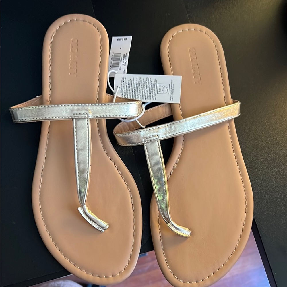 Old Navy Metallic thong sandals NWT